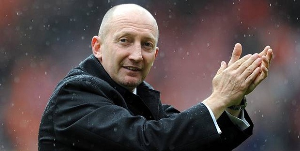 blackpool-manager-ian-holloway-applauds-supporters-cropped.jpg