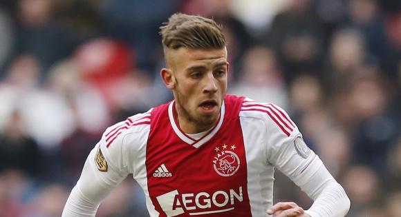 Ajax Alderweireld is keen on Premier League move