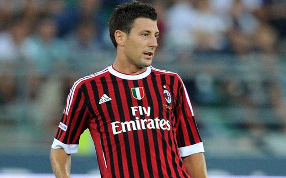 Daniele Bonera signed a new deal with Milan