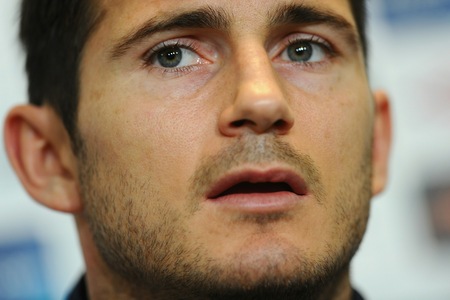 Lampard is ready to prolong his contract with Chelsea