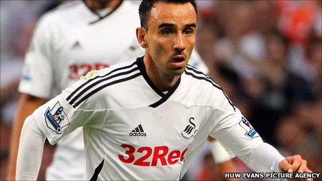 Leon Britton extends deal with Swansea