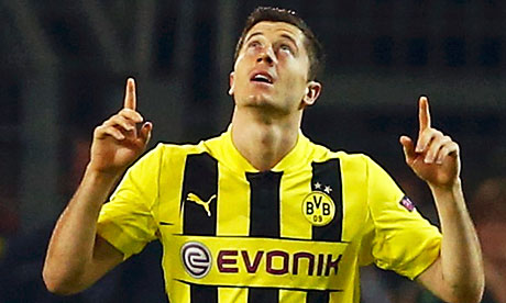 Borussia Dortmund Lewandowski returned on Manchester City radar