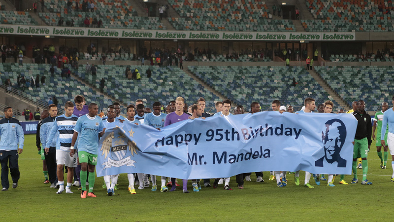 «Манчестер Сити» поздравил Нельсона Манделу с 95-летием (ФОТО)