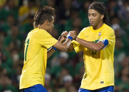 Neymar, Ronaldinho, Oscar to start against England