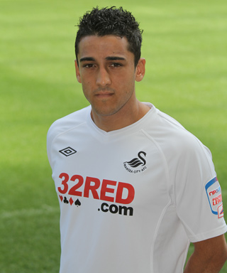 Swansea to extend Neil Taylor’s contract
